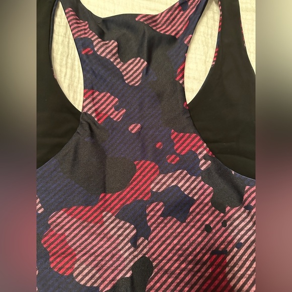Terez Hi- Shine Sports Bra in Camo - NWOT - Size XL - Picture 5 of 8